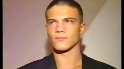 Шлюху трахают во все щели