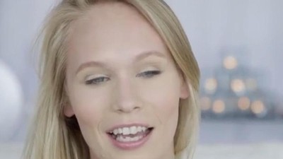 Женщину в попу трахает