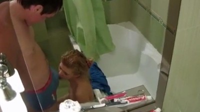 Порно видео сосет