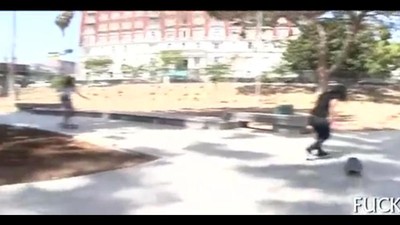 Человек сиська