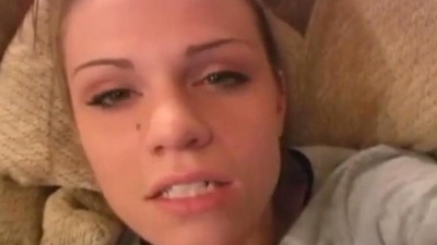 Эротика девушки в белых чулках