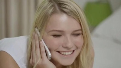 Школьница засветила сосок