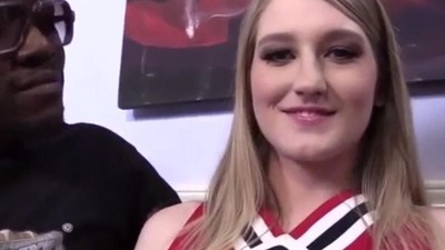 Сидят в лицо