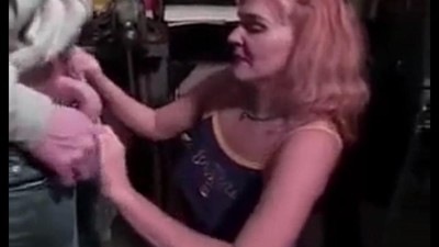 Трахает внучку