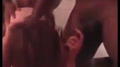 Негр кончает