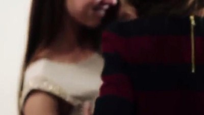 Друг дарит жену