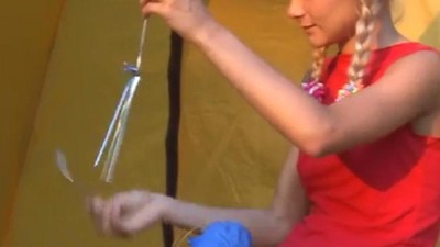 Сосет и передает привет мужу