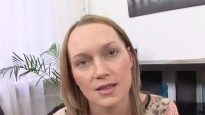 Негритянка с голубыми глазами