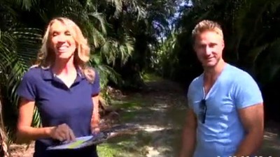 Мужик трахает кошку