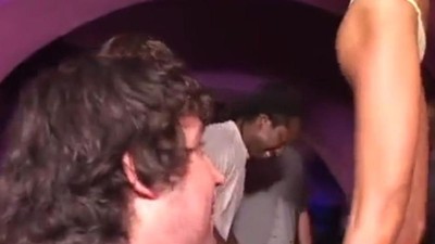 Трахает со всей силы