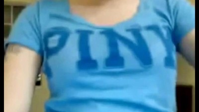 Как раздевается девушка