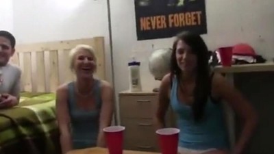 Насильна трахает